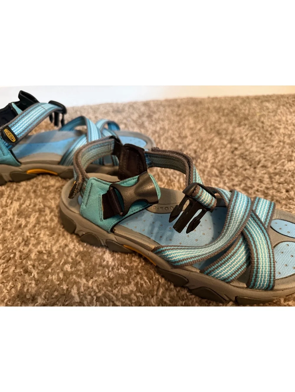 Keen adjustable buckle